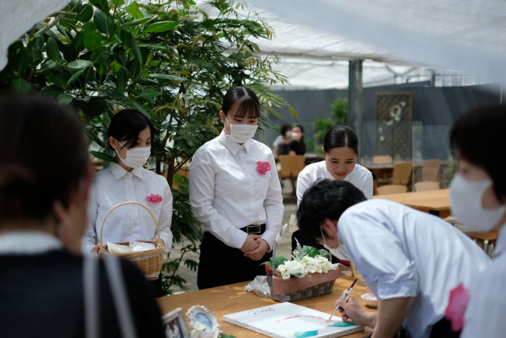 ブライダル専門学生による模擬挙式を開催＆会場を展示中