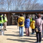 河津桜が見頃を迎える今週末に開催！「森の役立つ植物たちを巡る散策ツアー」