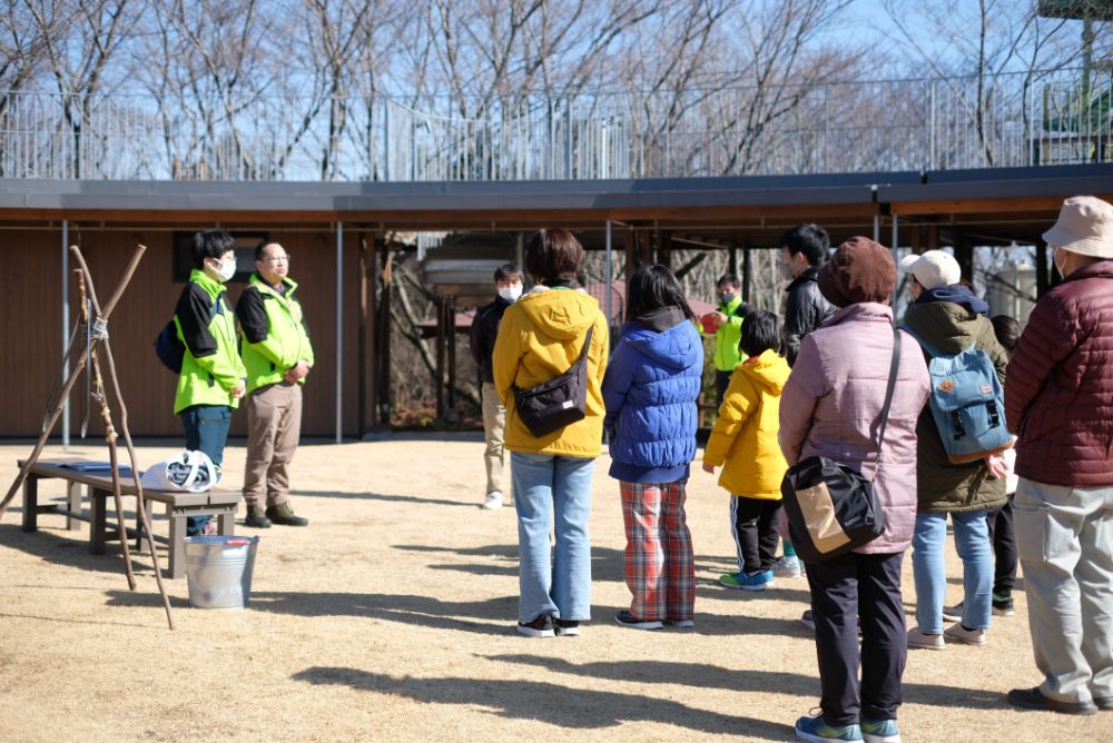 河津桜が見頃を迎える今週末に開催！「森の役立つ植物たちを巡る散策ツアー」