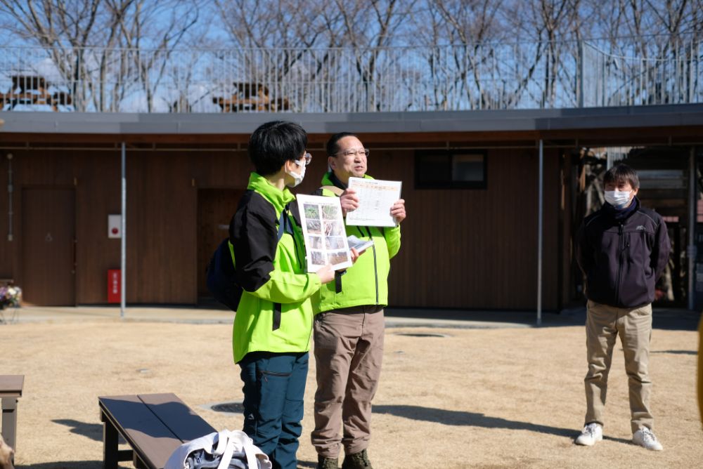 河津桜が見頃を迎える今週末に開催！「森の役立つ植物たちを巡る散策ツアー」