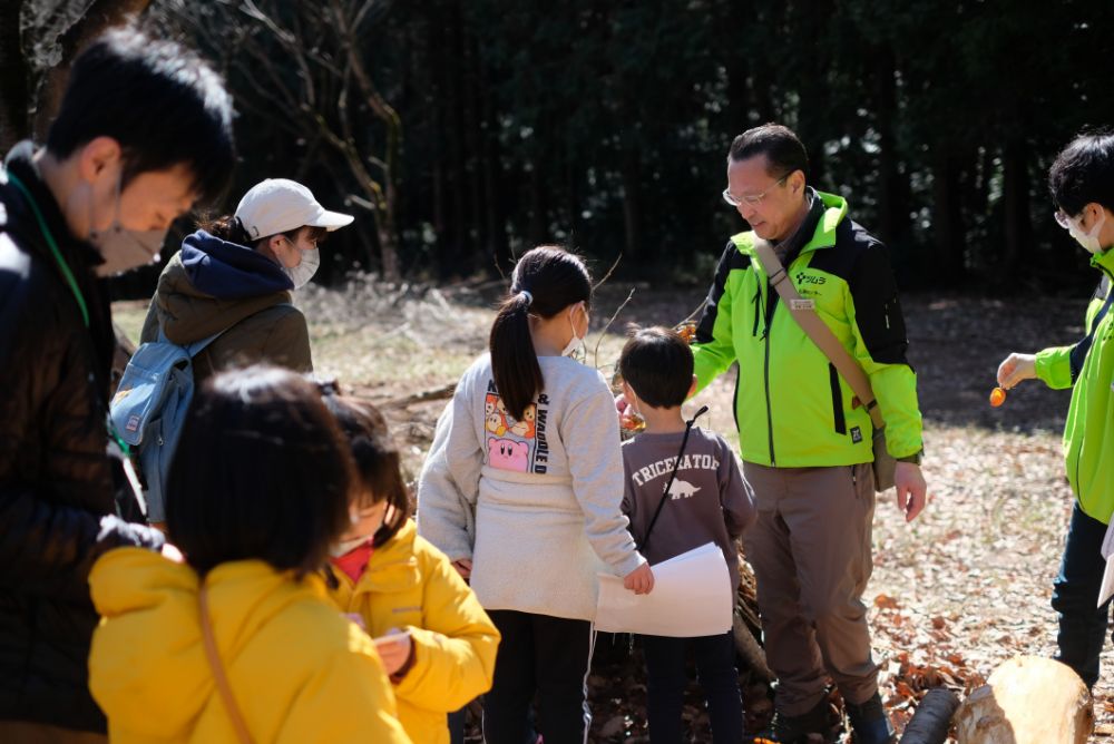 河津桜が見頃を迎える今週末に開催！「森の役立つ植物たちを巡る散策ツアー」