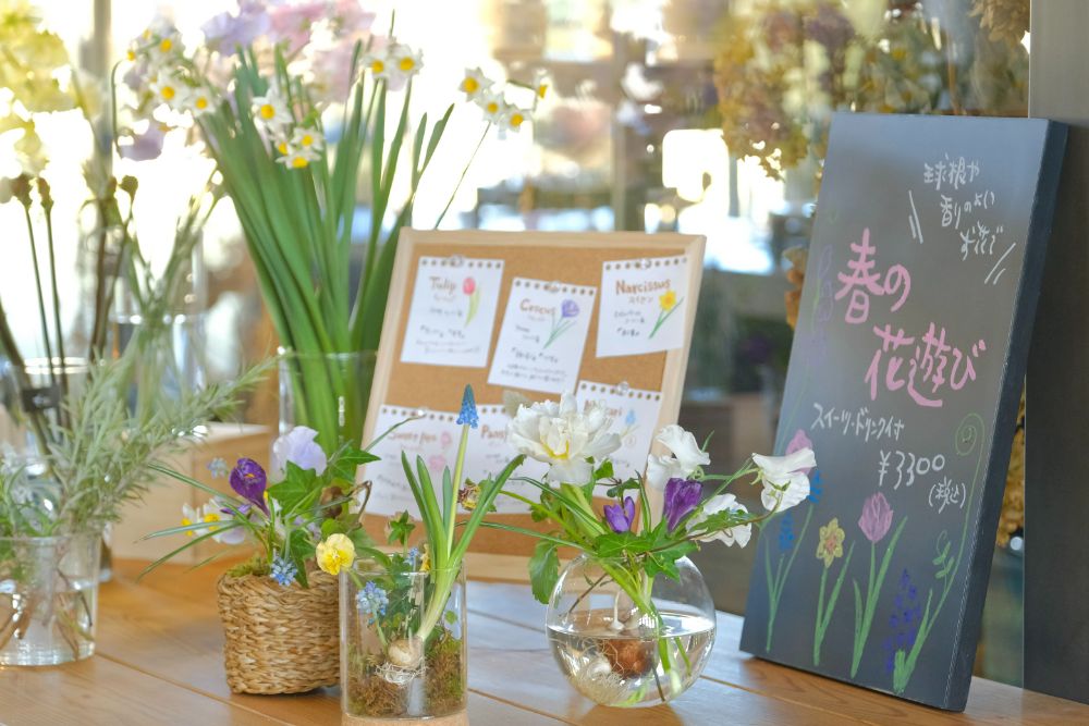 桜やいちごアイテムで春色に染まるマーケット＆カフェの「スイーツセット付！春の花遊び」