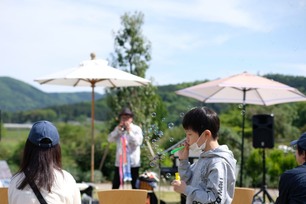 里山にやさしく響く、森のオカリナ演奏会＆合奏体験を開催しました