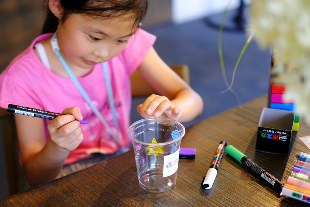 お仕事体験やお絵描き教室など、子ども向けの体験が充実！