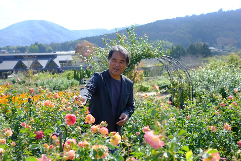 今日は茨城県民の日！県花のバラに囲まれて地元の食材を味わう